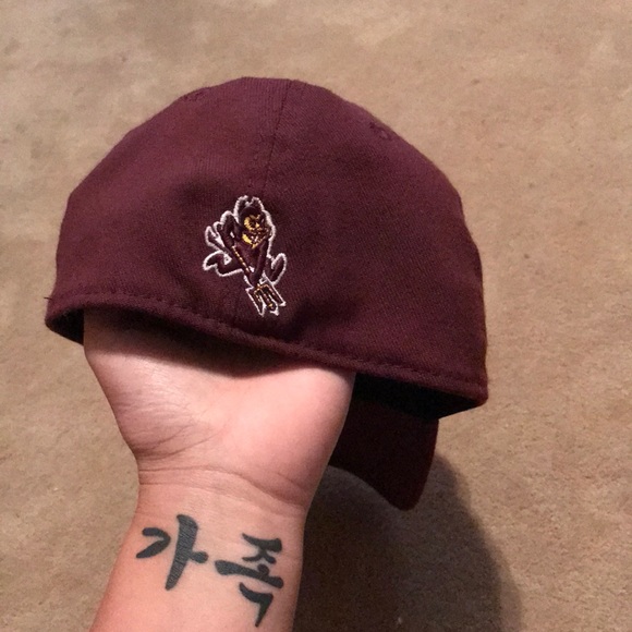 Hat - Picture 2 of 4